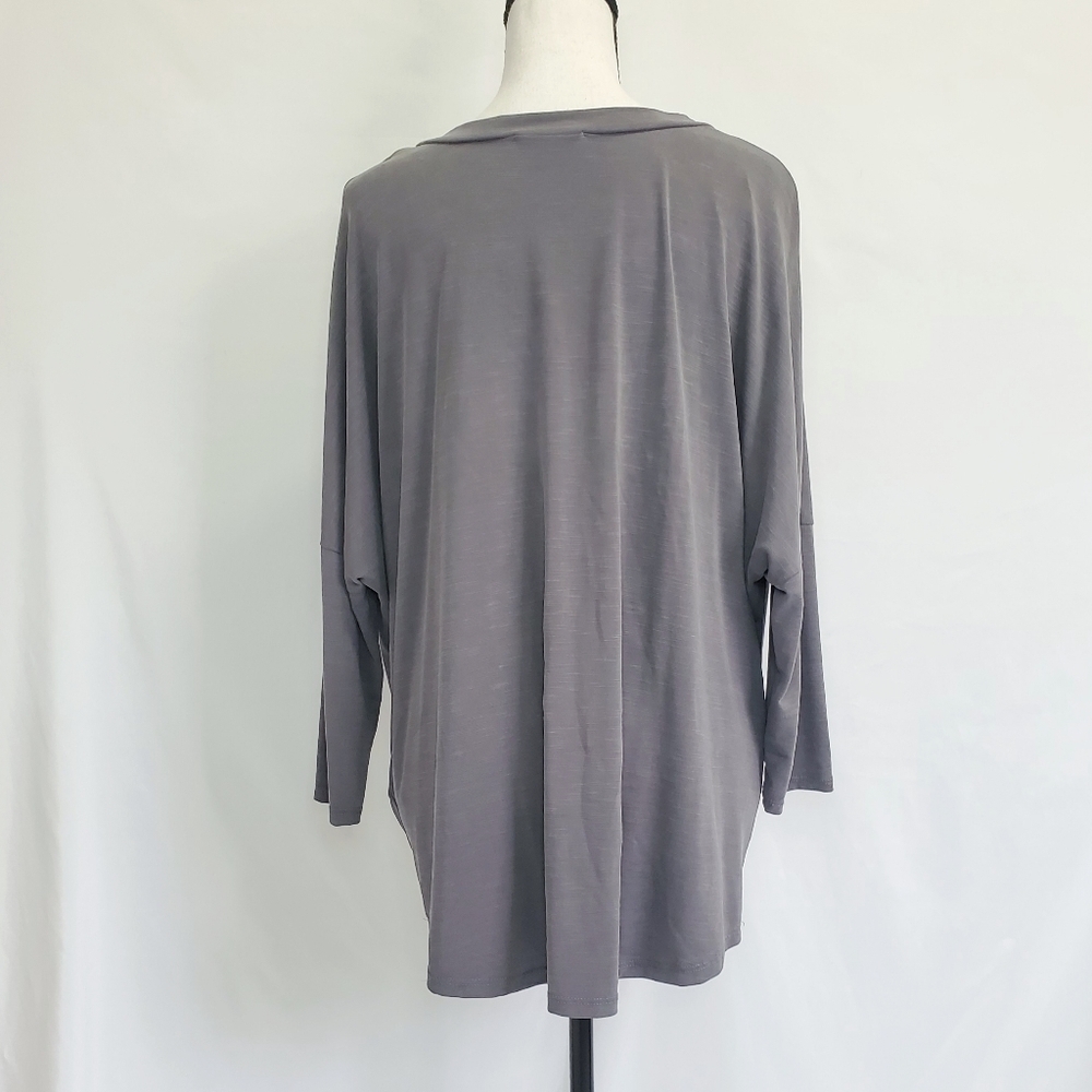 Entro Grey Dolman Sleeve Twist Front Top - Picture 3 of 5